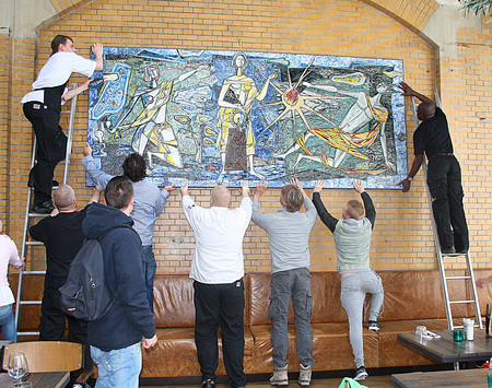 Glasmozaïek uit Meterfabriek gerestaureerd