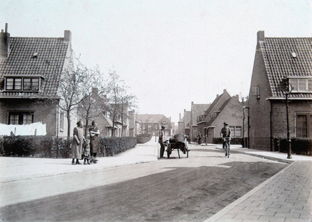 Krispijn rond 1927. Theophile de Bockstraat gezien in oostelijke richting naar de Brouwersdijk.